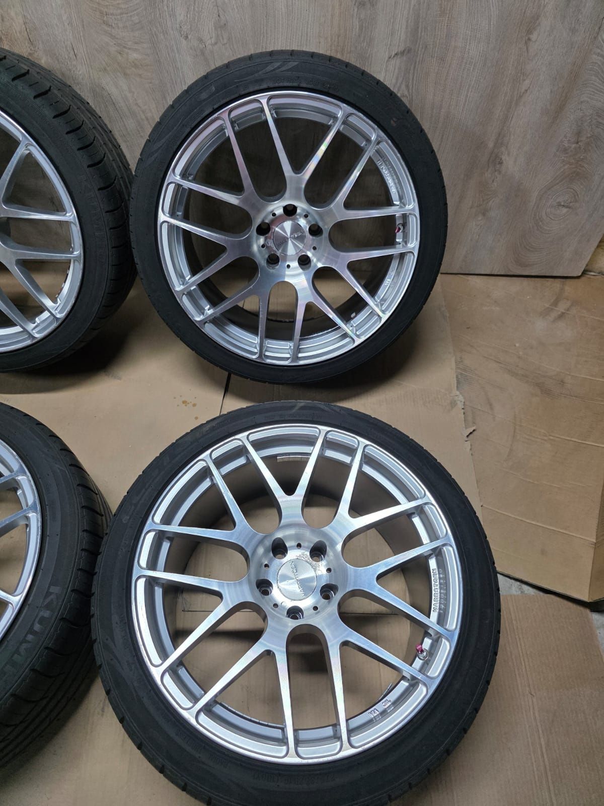 Kola Varrstoen R 19.5x115 dwie szerokości 9.5 i 10.5 j. Ø73mm