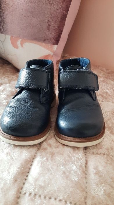 Bota de menino Lacoste como novas