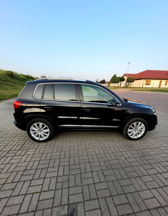 Volkswagen Tiguan      2015