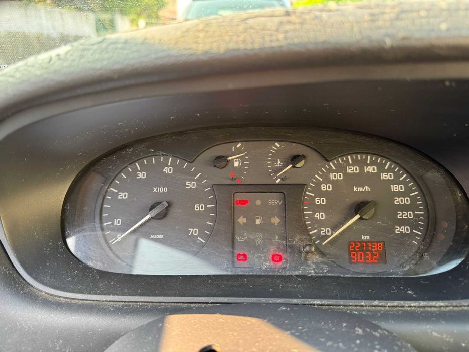 Vendo Renault Mégane Classic 1999 – Espaço, conforto e economia!