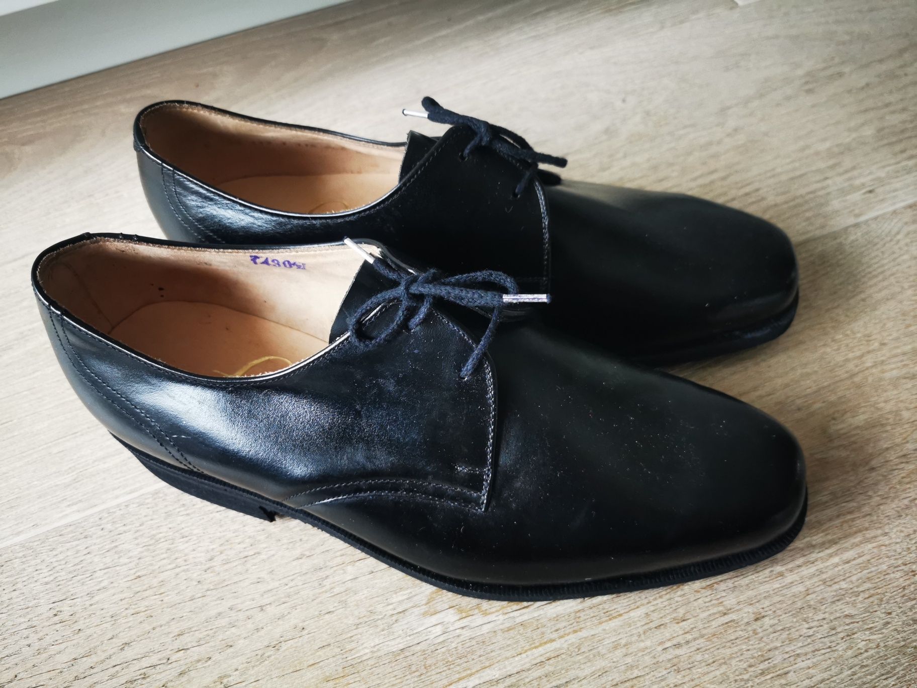 Buty męskie pantofle czarne skóra naturalna r. 42 NOWE