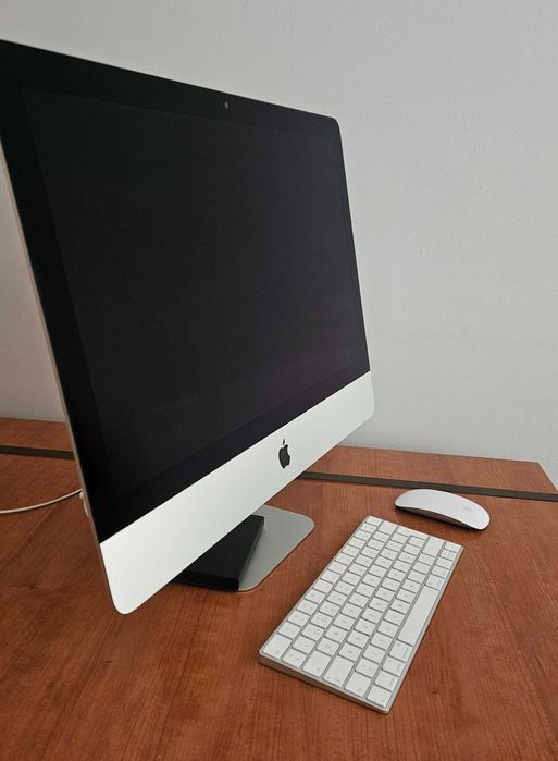 iMac em excelente estado com conector de memória