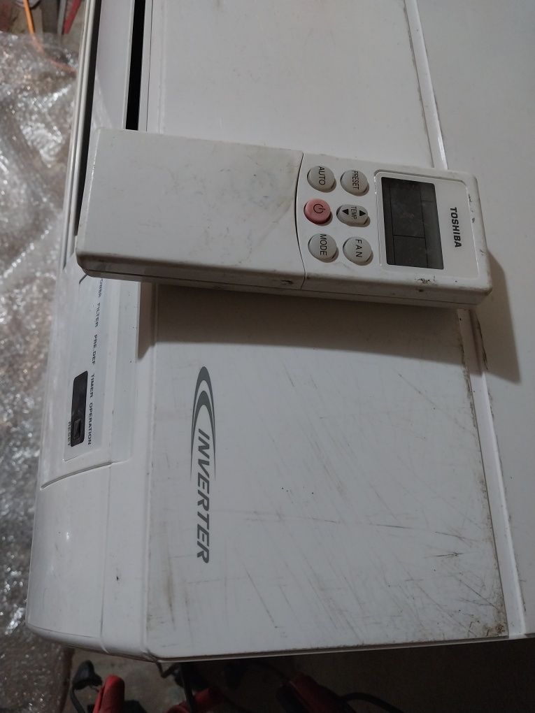 кондицинер инверторный бу на 70 м,кв!! TOSHIBA RAS-22SKV работа обогре