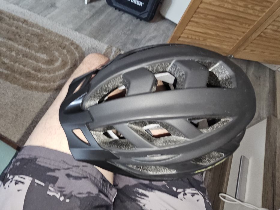 Sprzedam kask na rower deskę jak kto woli odbiór osobisty