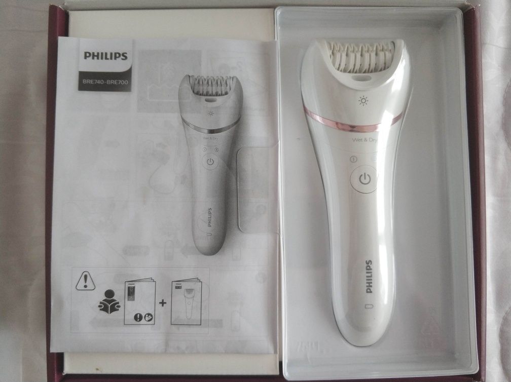 Epilator Philips serii 8000 BRE740/10