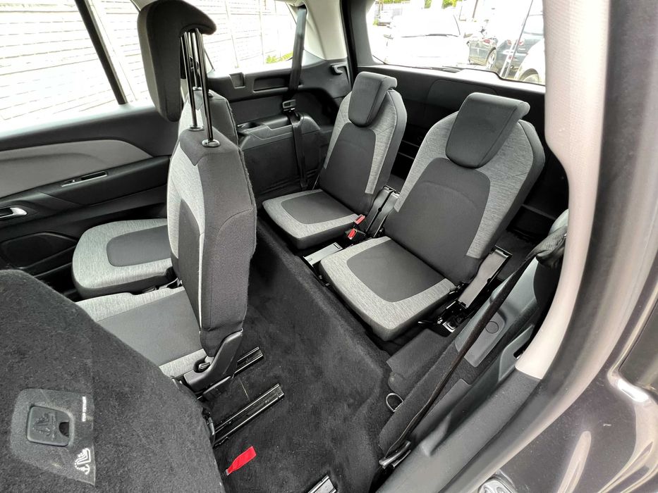 Wypożyczalnia Wynajem samochodu Citroen C4 Space VAN 7-osobowy HAK