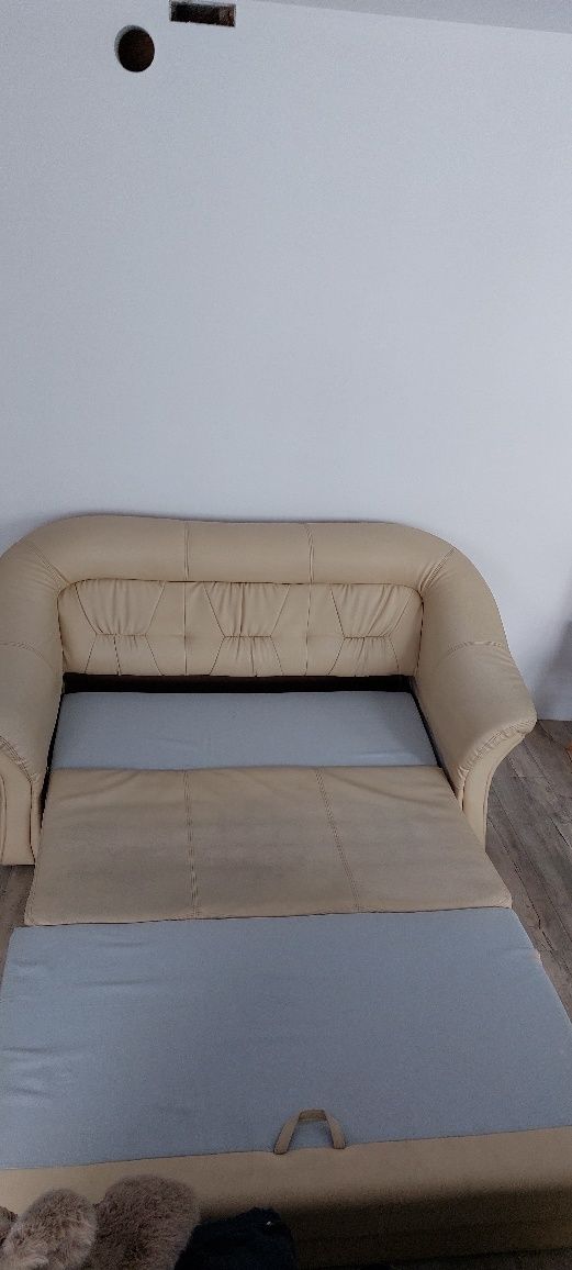 Sofa rozkładana dwu osobowa