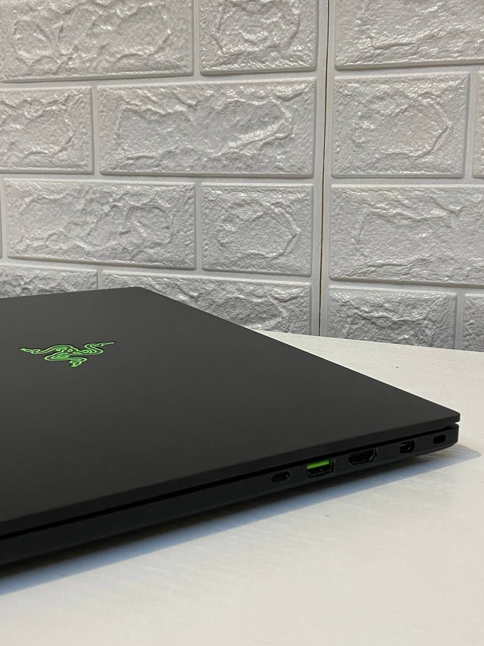 Ігровий ноутбук Razer Blade 15 rtx 2080 8gb i7 - 8750H игровой ноутбук