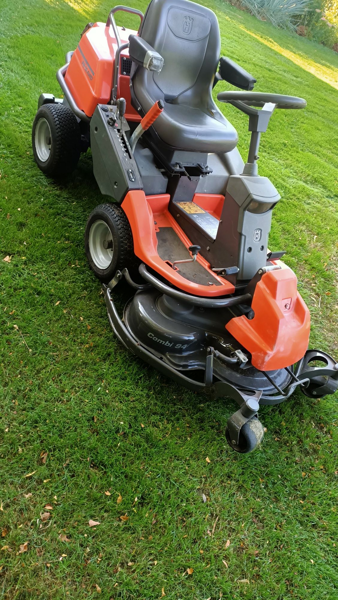 Kosiarka traktorek Husqvarna rider 4x4