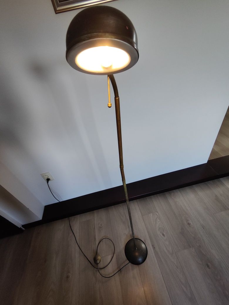 Lampa stojąca podłogowa nocna do czytanie