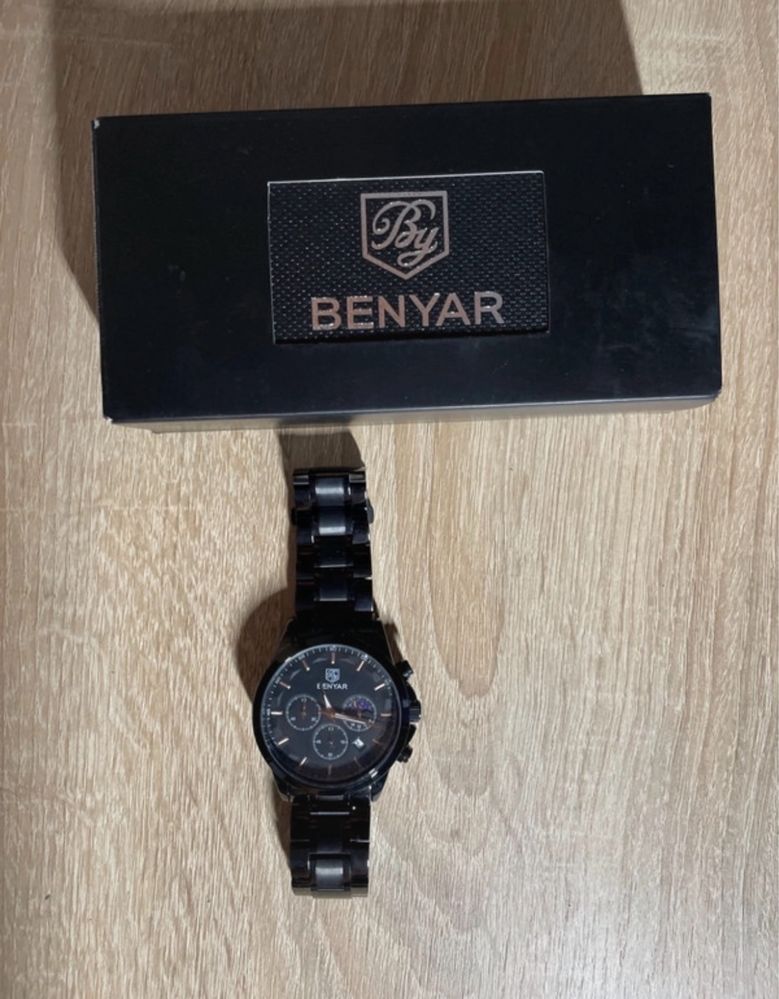Elegancki zegarek czarny