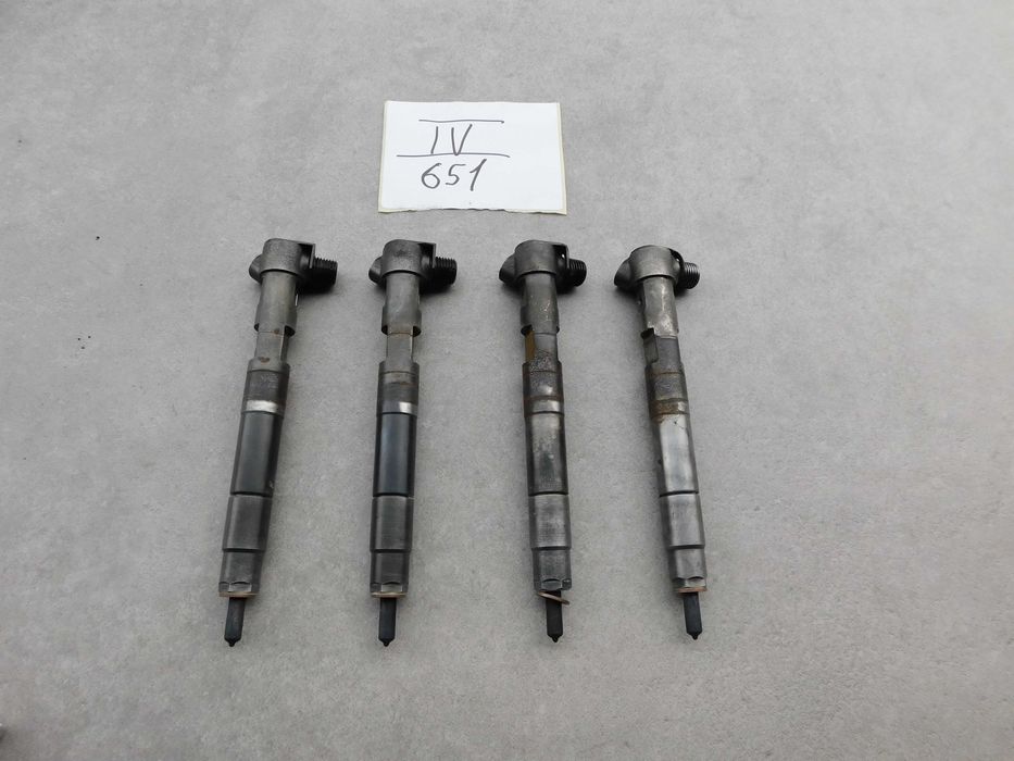 Wtryski wtryskiwacze paliwowe komplet 4 szt Sprinter W906 2.2 CDI 651