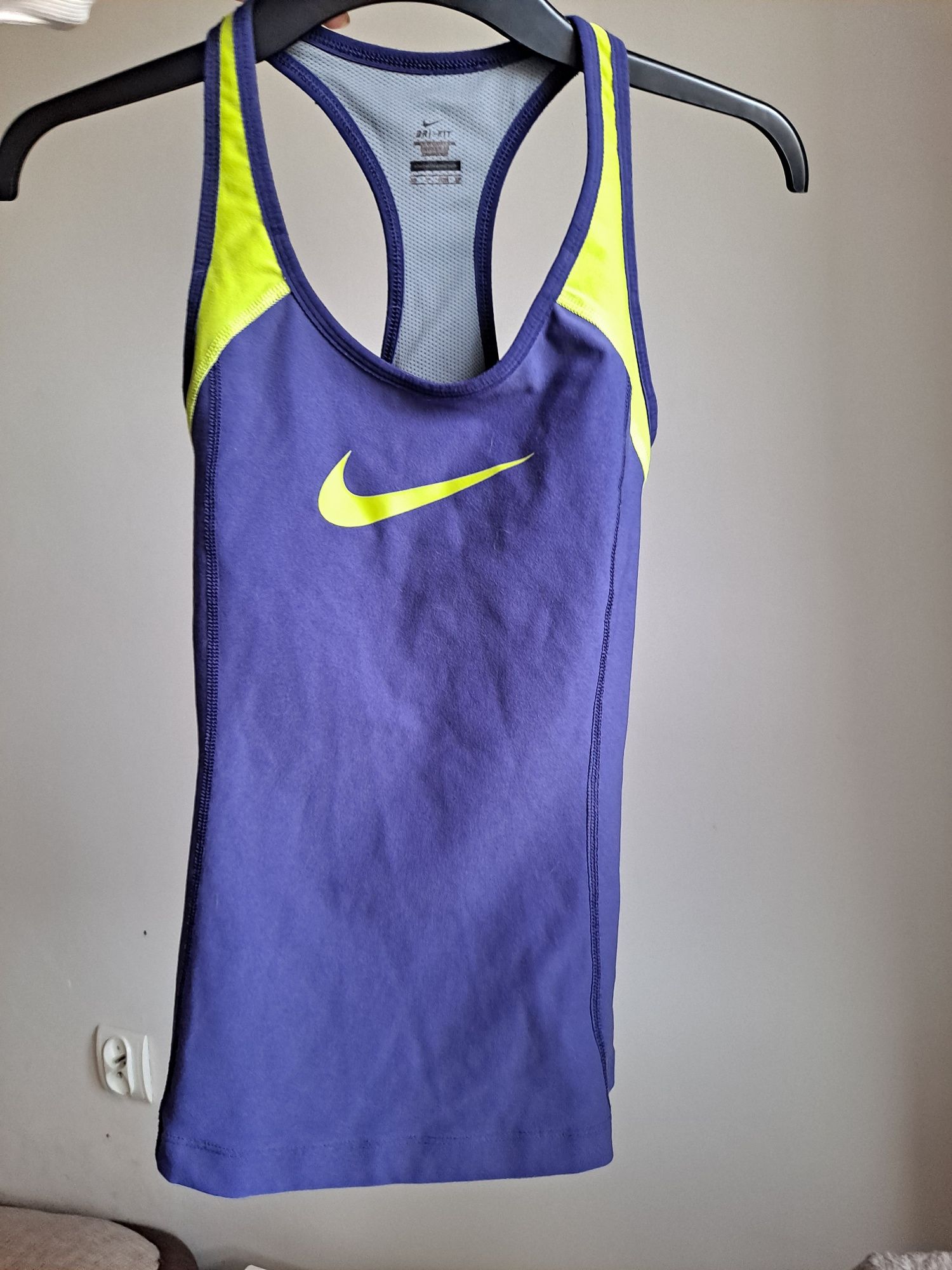 Sportowa bluzka Nike xs