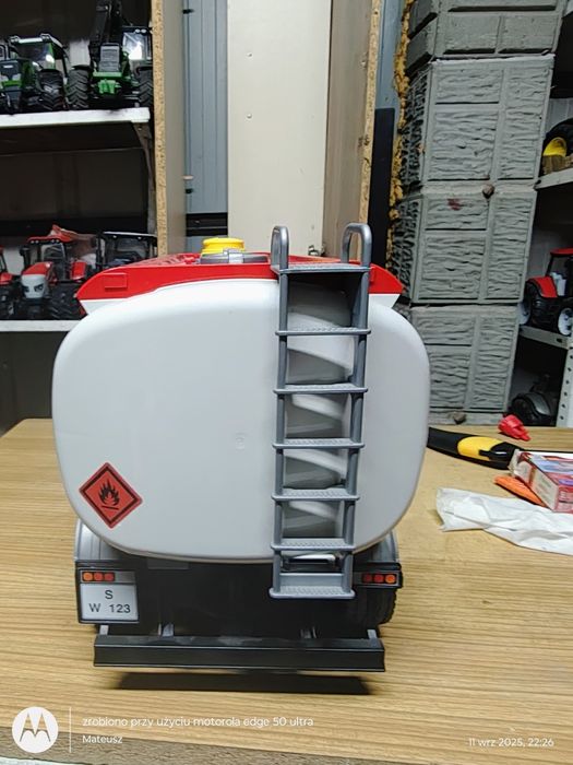 Bruder przyczepa cysterna