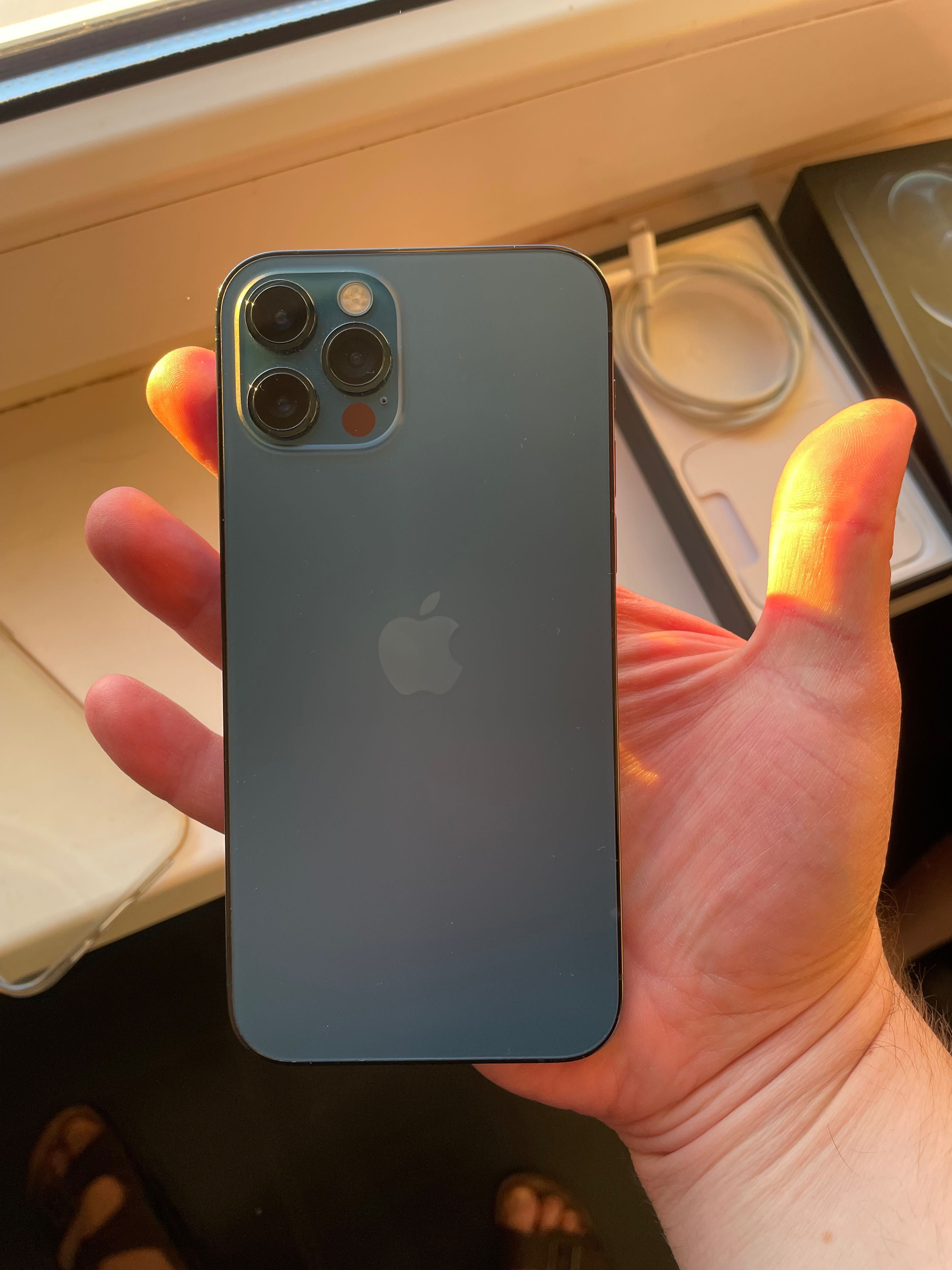 Sprzedam iPhone 12 pro. 128GB Stan idealny.