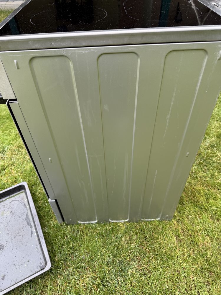 Piekarnik z plyta ceramiczna wolnostojacy elektra bregenz HSC6382x