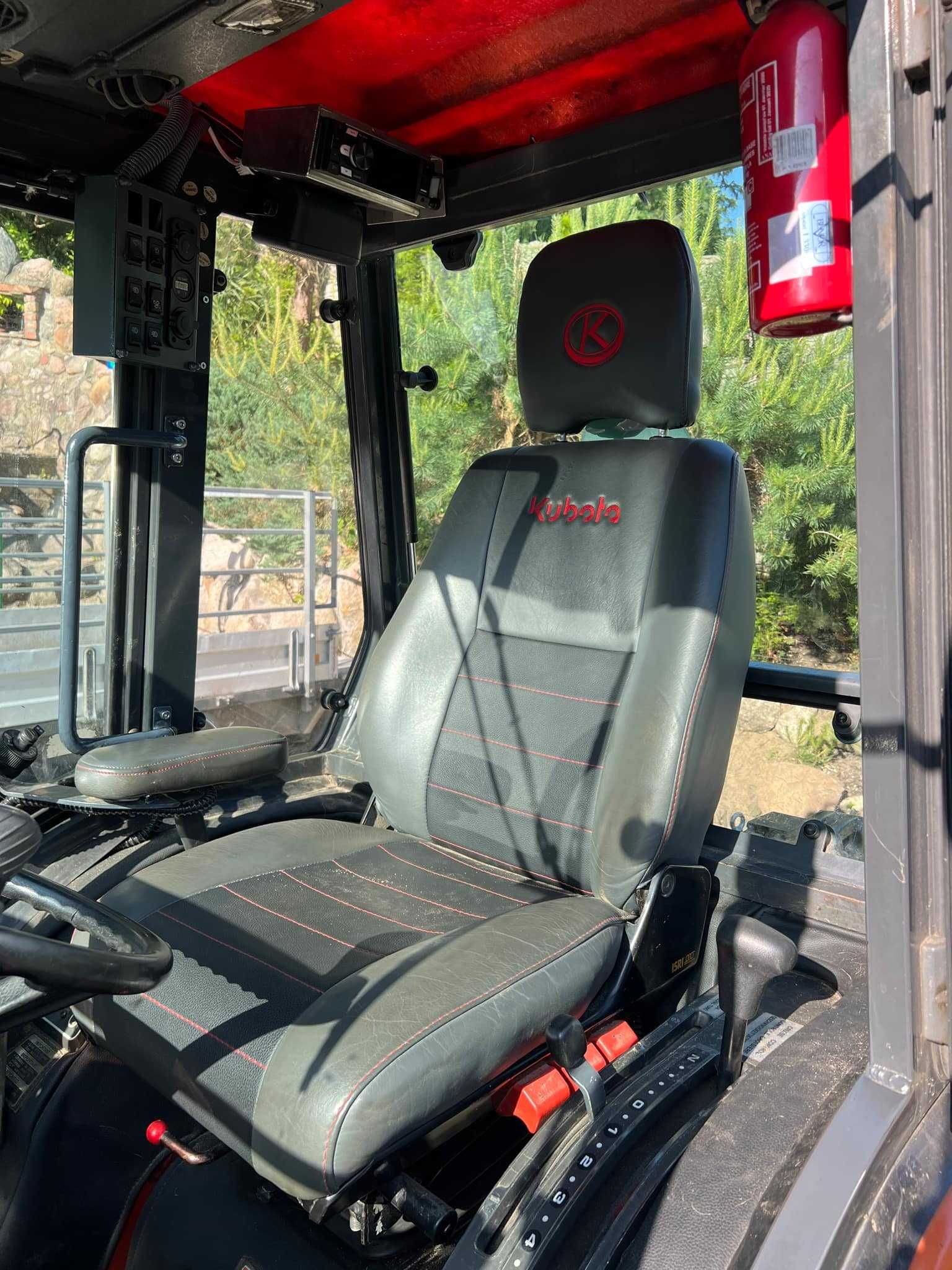 Kubota traktor ST30 z turem 4x4