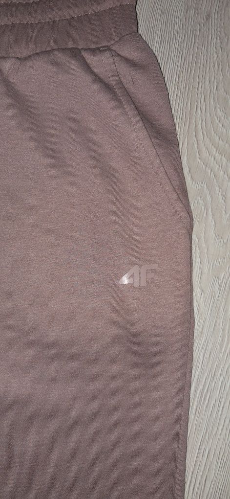 Spodnie dresowe damskie 4f roz.S