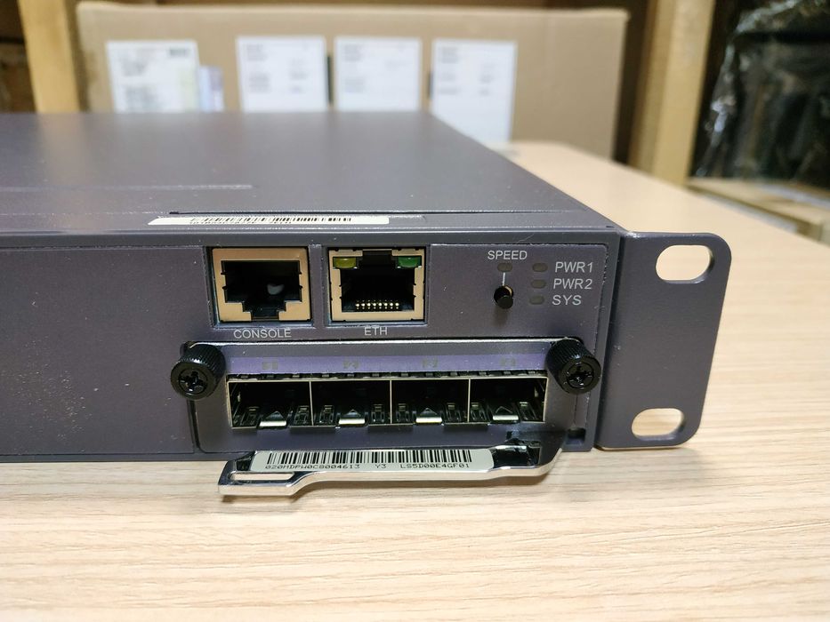 Коммутатор Huawei Quidway S5328C-EI (24 x 1G Base-T, 4 х 1G SFP)