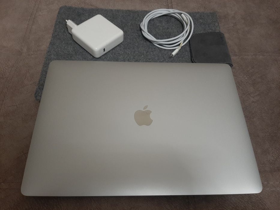 MacBook Pro 2018 A1990 - 15, i7/DDR4 -16GB/512 GB SSD/Radeon Pro 555X