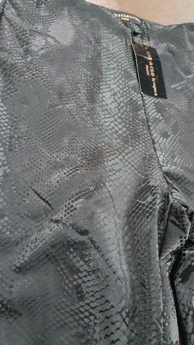 Świetne czarne legginsy spodnie wężowe połysk S M premium