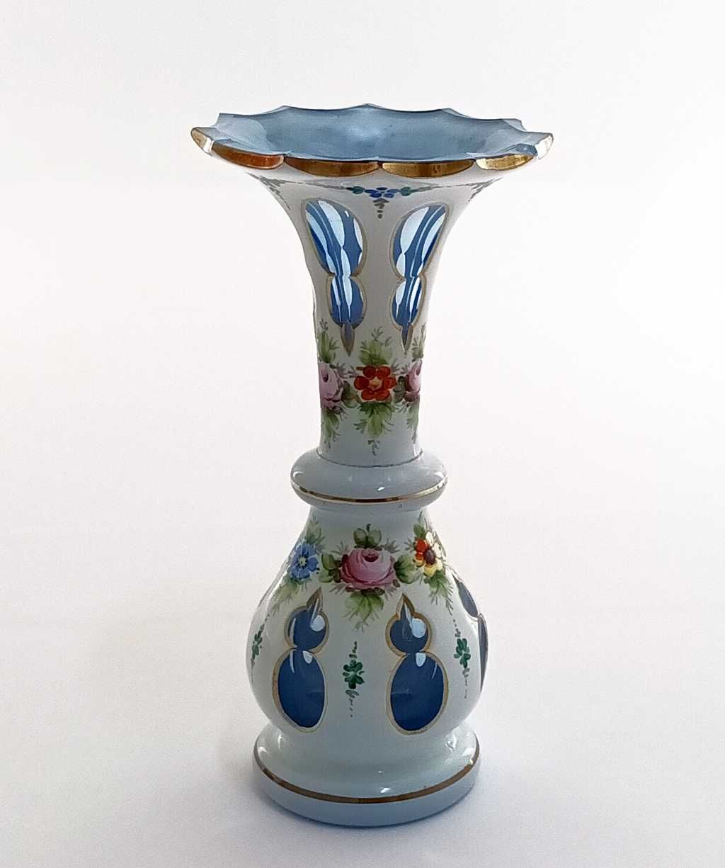 Wazon ze szkła dwuwarstwowego barwionego - Moser Bohemia - XIX wiek