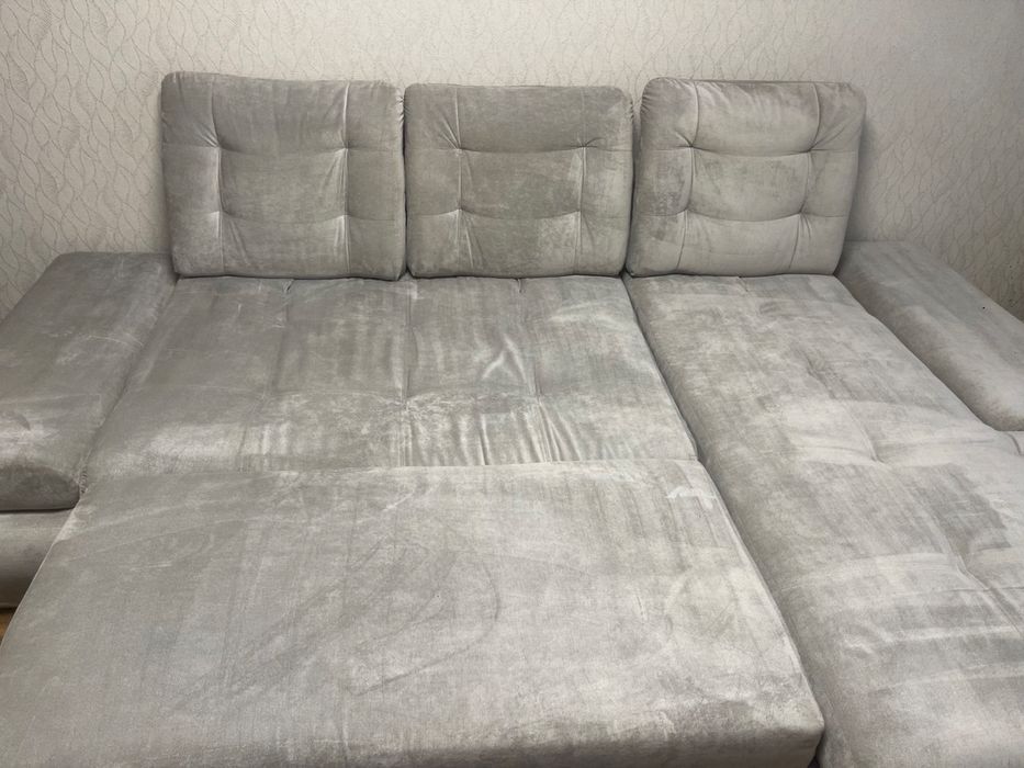ТЕРМІНОВО продам диван 2м*3м