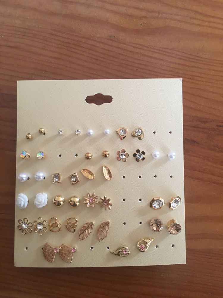 Conjunto de brincos novos