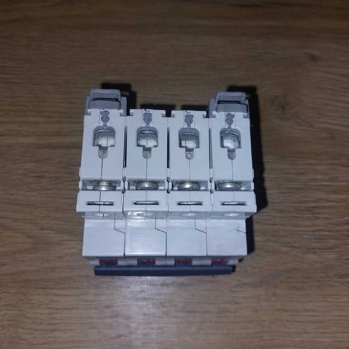 Wyłącznik nadprądowy Legrand TX3 S304 B 40A