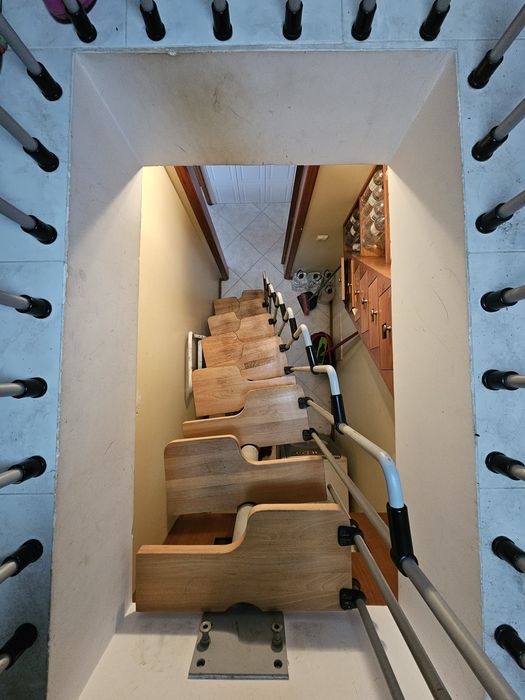 Escada com guarda-corpo 2,96 m HOUSTON