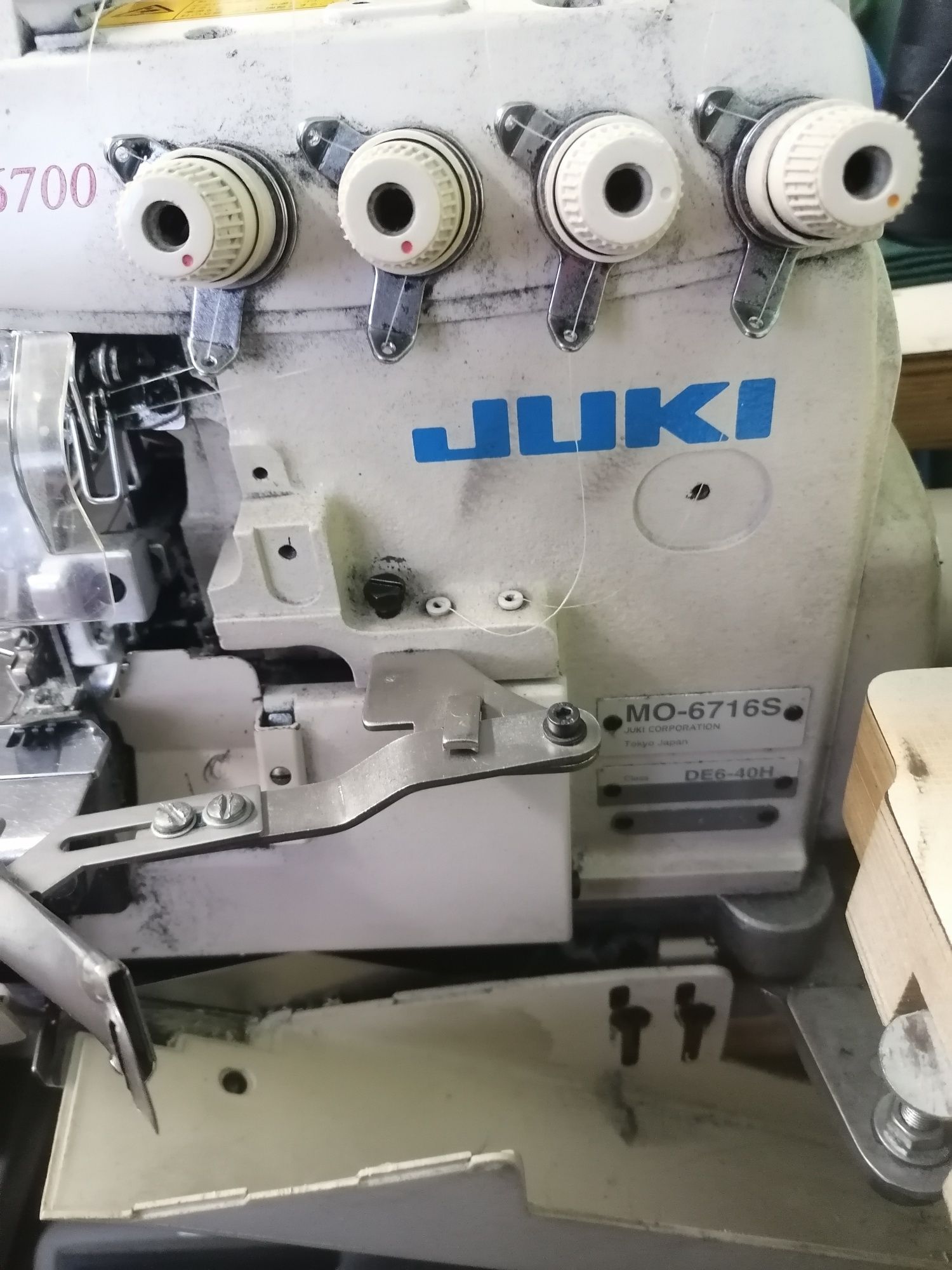 Maszyna overlok 5 nitkowy juki