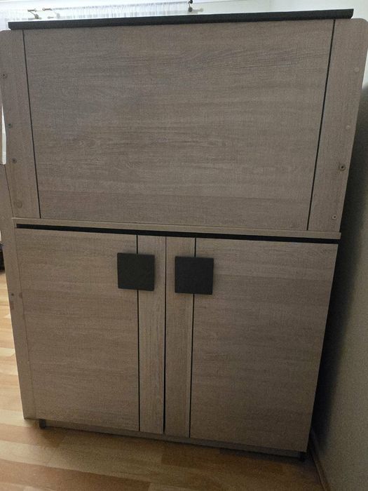 Łóżko piętrowe z biurkiem