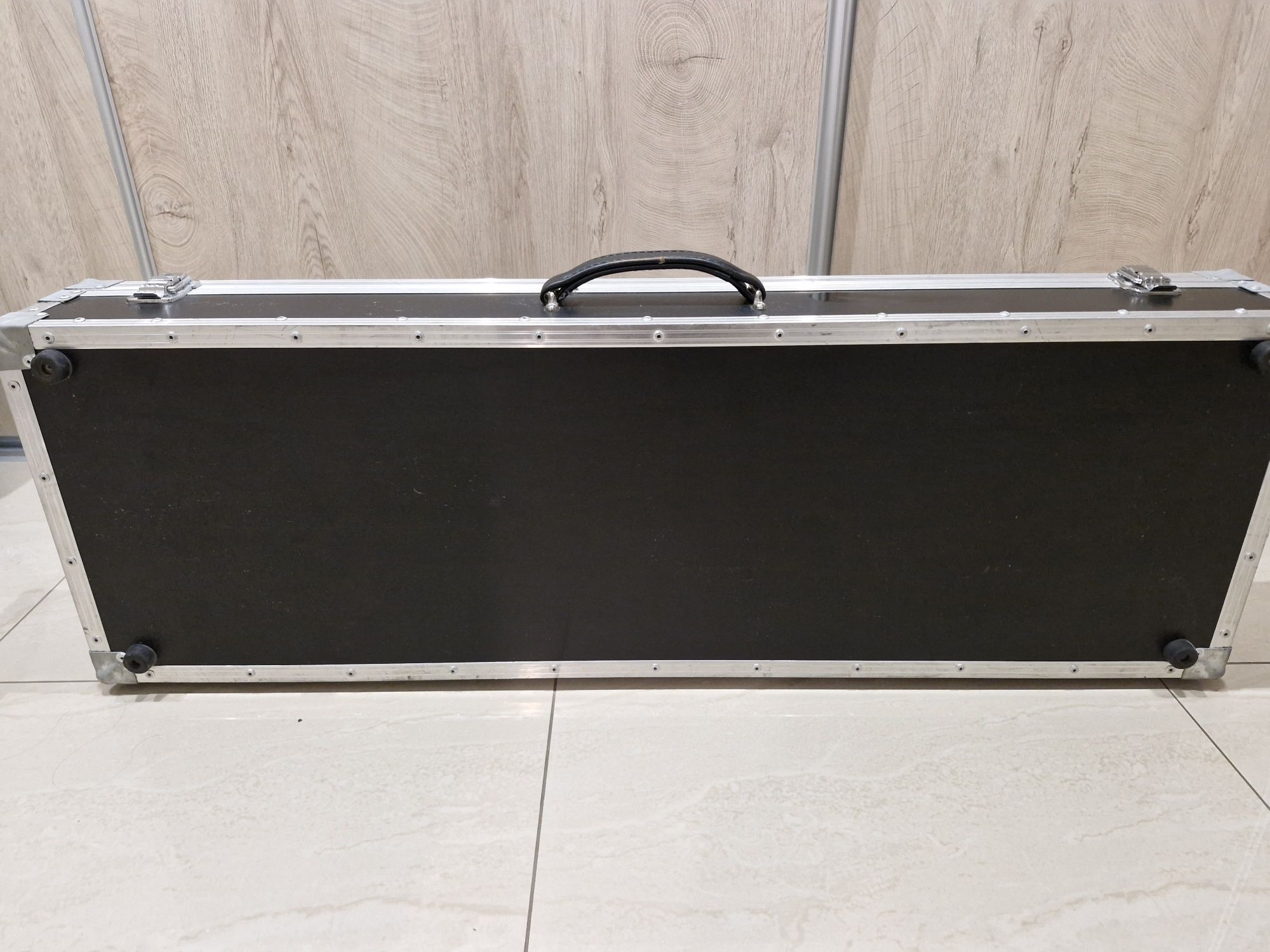 Case twardy Korg Krome 61