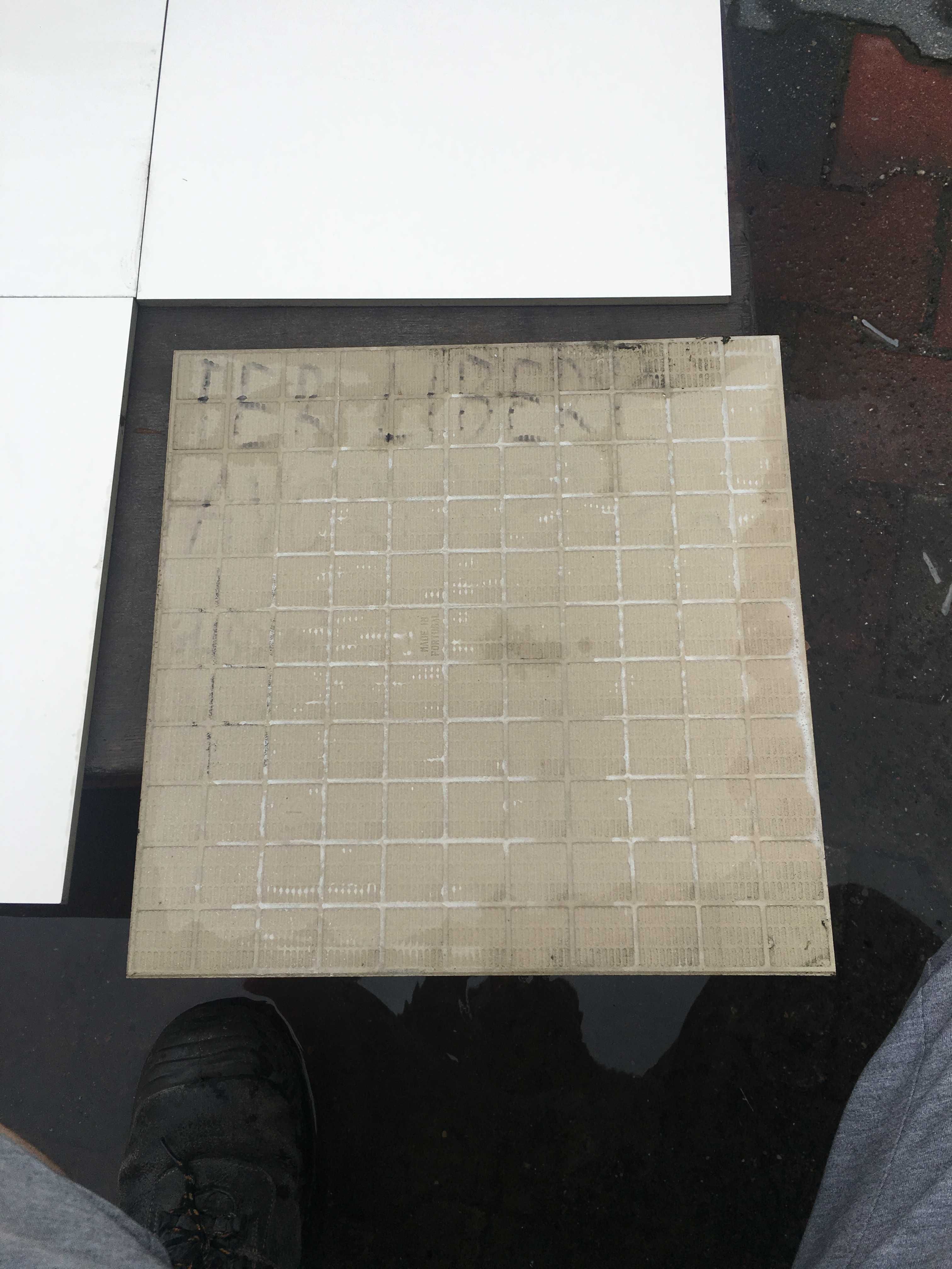 Gres / płytka podłogowa liberty avorio 32x32 firmy RICCHETTI