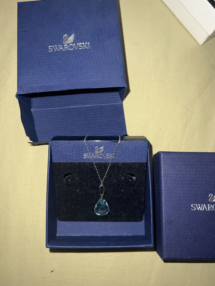 Colar com pendente da swarovski