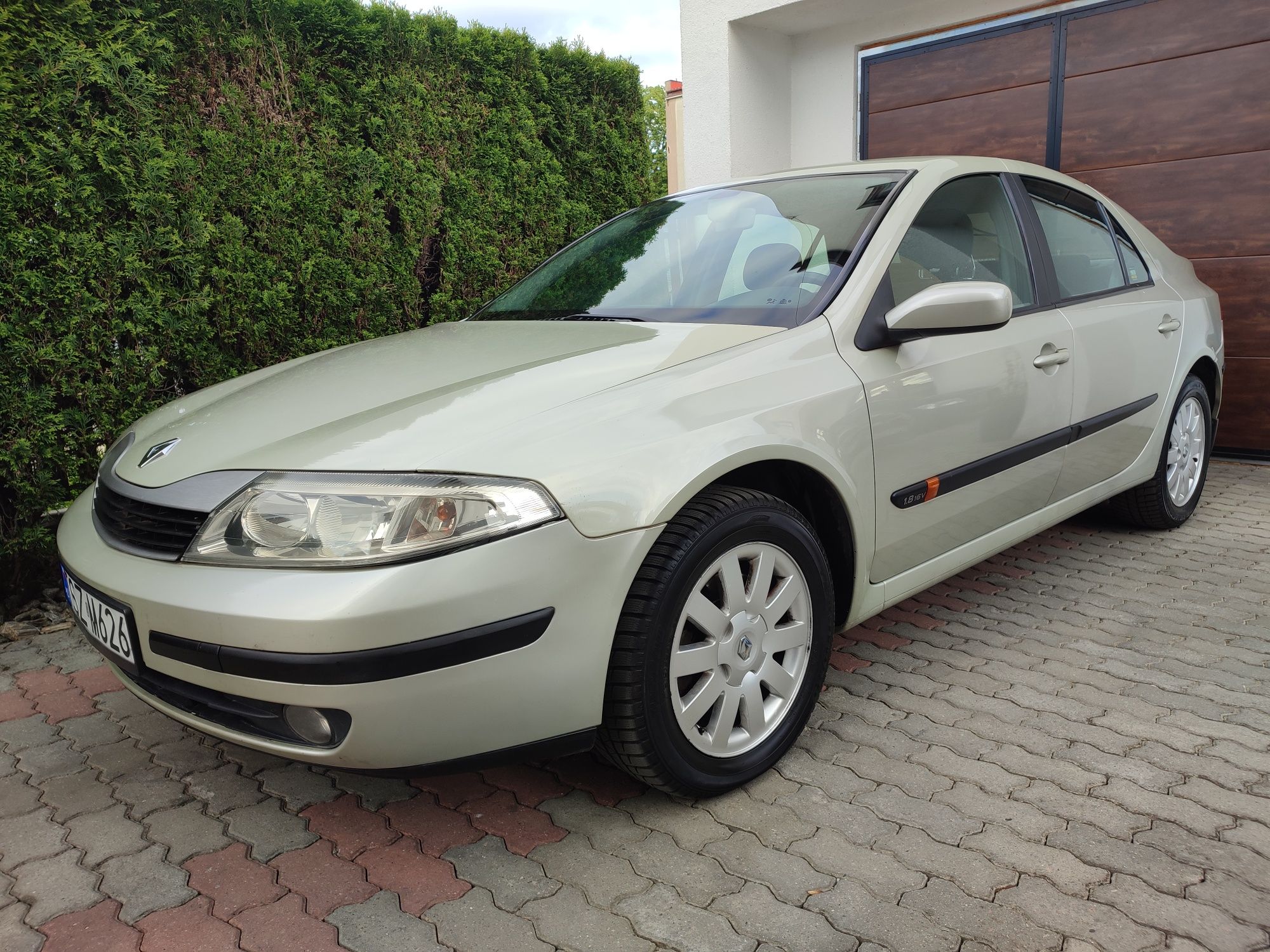 Renault Laguna Expression 1,8 salon PL