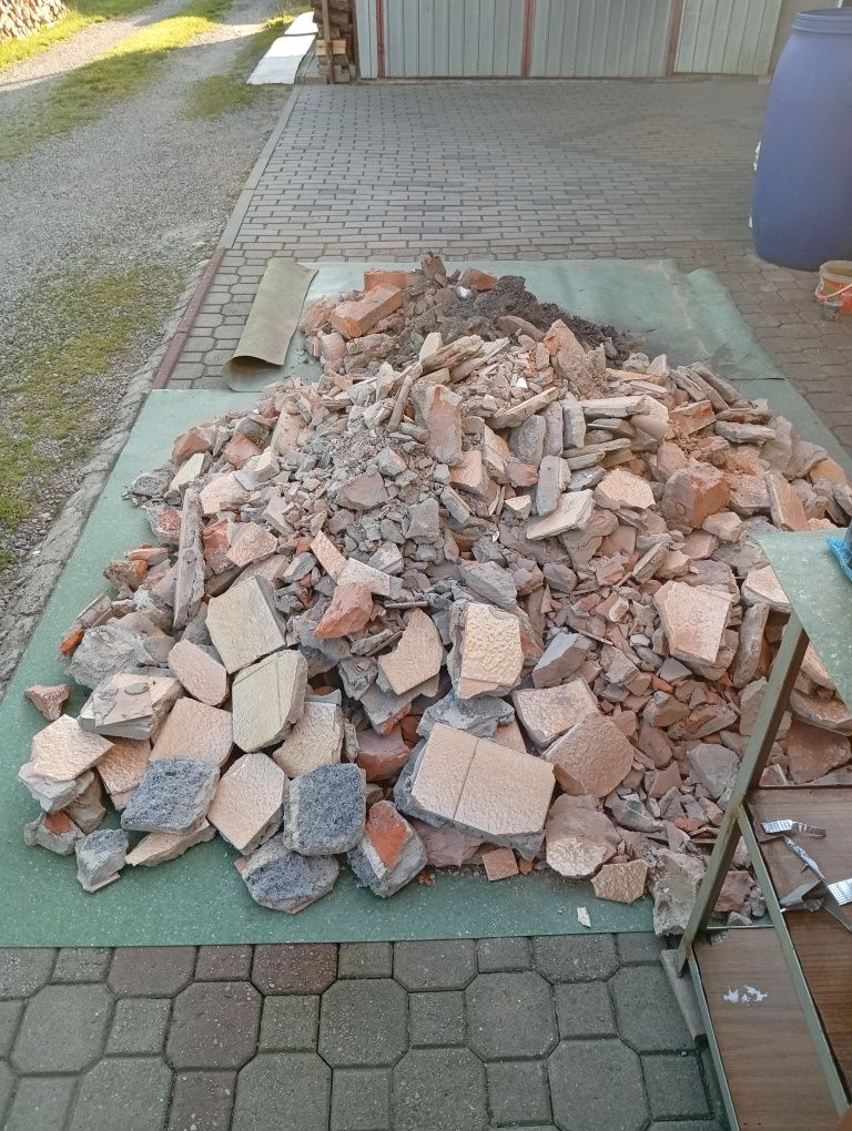 Gruz na utwardzenie oddam