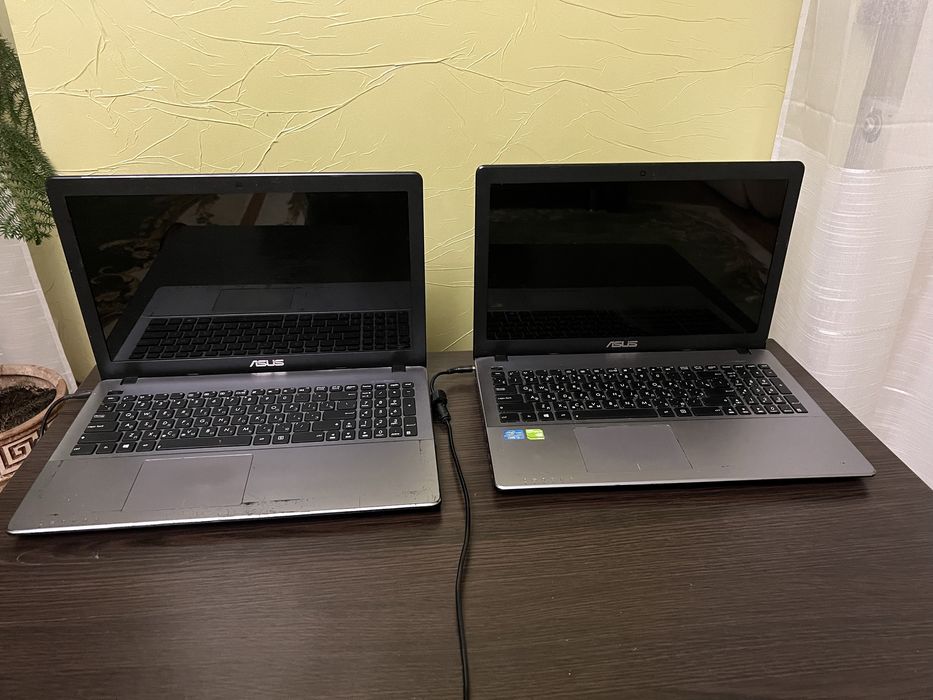 Ноутбук є 2 шт в хорошому стані