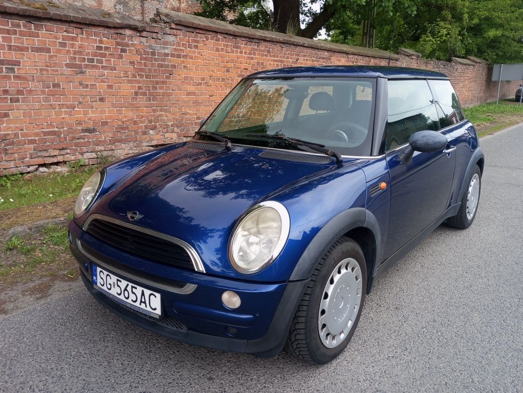 Mini Cooper 1.6 benzyna.