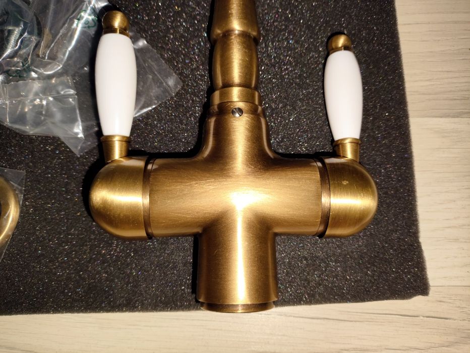 Bateria kuchenna SMEG MAP77PO mosiężna do wody kranowej i filtrowanej.