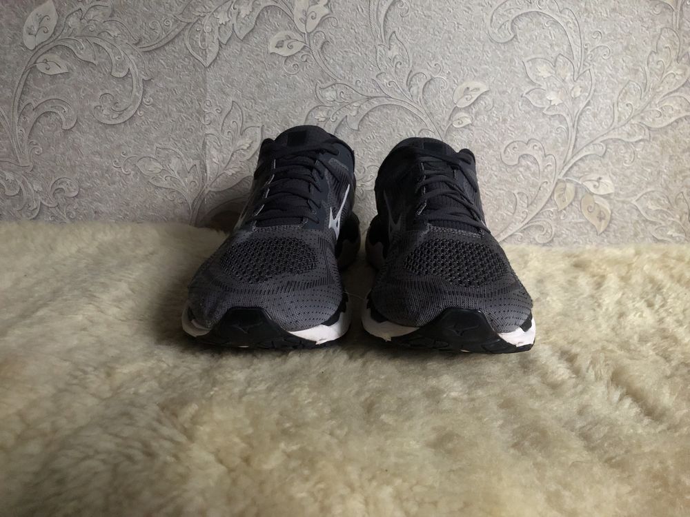 Кросівки Mizuno Wave для бігу і повсякдення 46 45,5 45 44,5 30 29,5