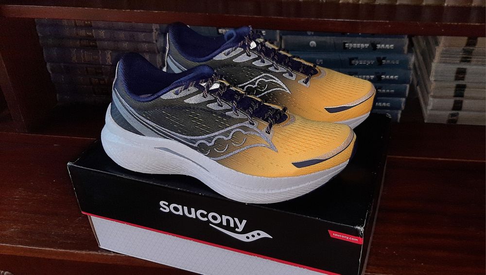 беговые кроссовки с карбоновой пластиной saucony endorphin speed 3