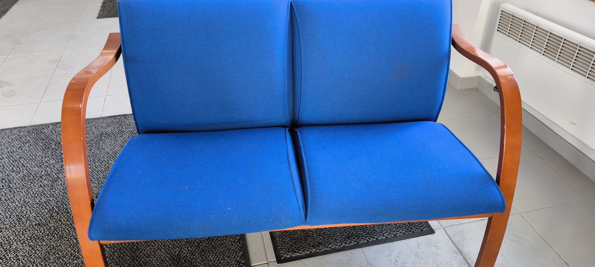 Dwuosobowe krzesło-sofa