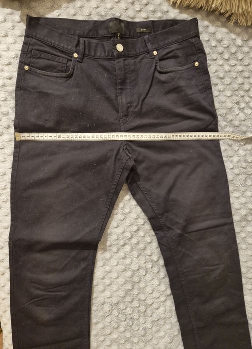 Чорні джинси Н&М