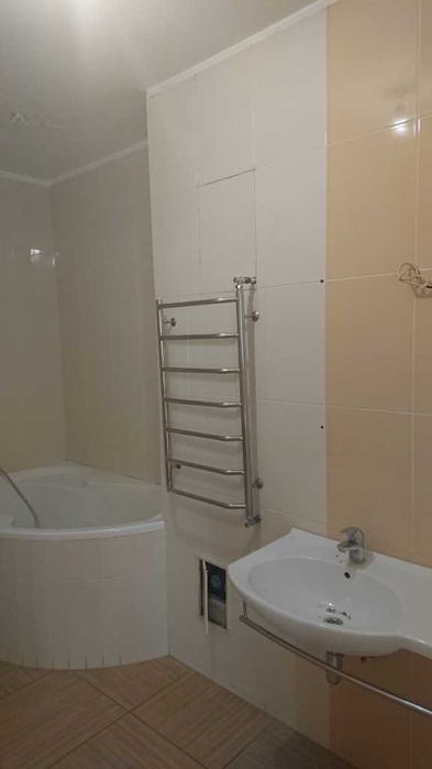 Продаж 2-к квартири 72,1 м2 м.Київ, вул.Драгоманова, 6-А  82000 $