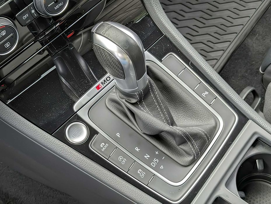 Volkswagen Golf R      2019