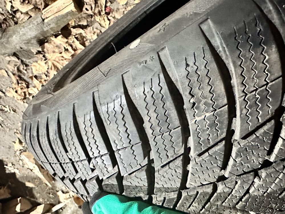 Резина гума Bridgestone Blizzak 275 45 r20 audi q7