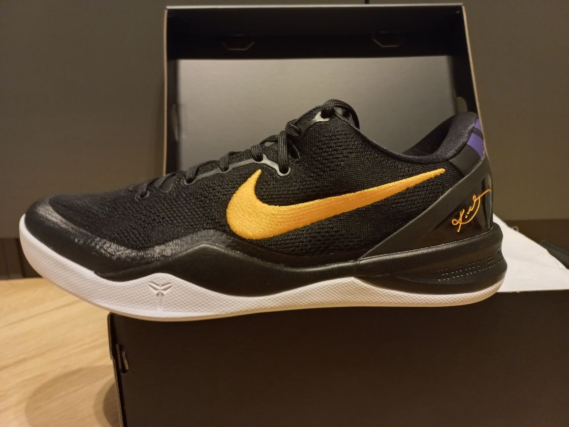 Kobe 8 proto black university gold