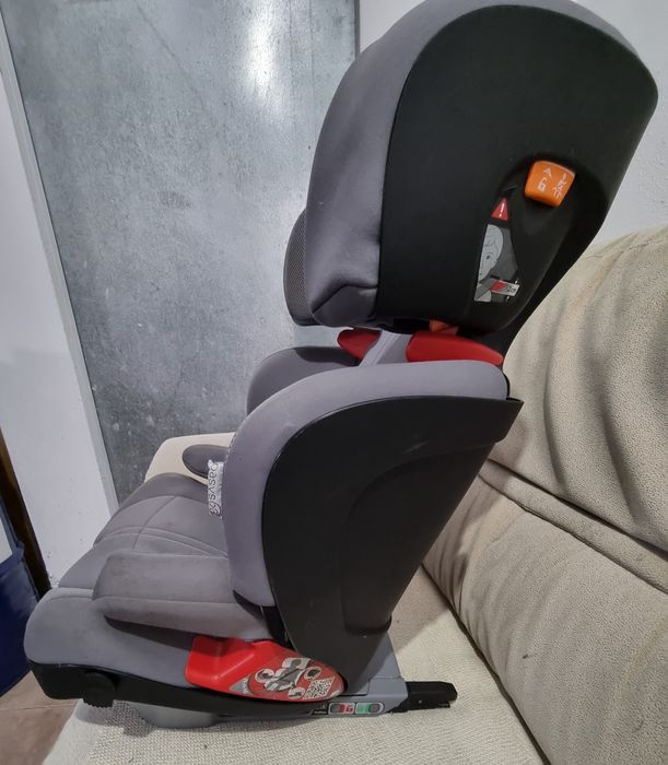 Cadeira Chico com isofix 15-36 kg