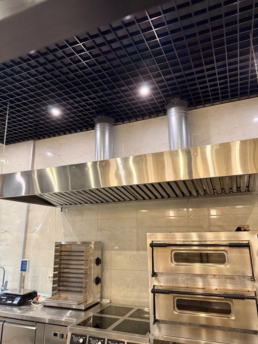 Витяжний зонт с жиравиловлючем